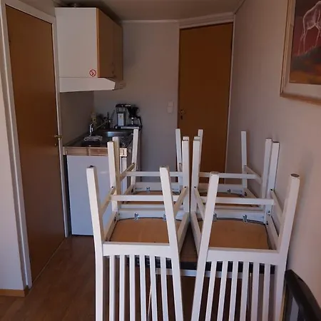 مكان تخييم Grimen & Camping *