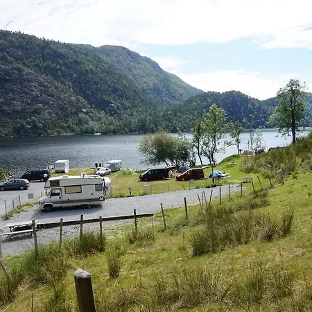 Grimen & Camping مكان تخييم *